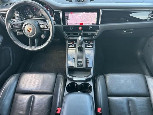 2023 Porsche Macan T