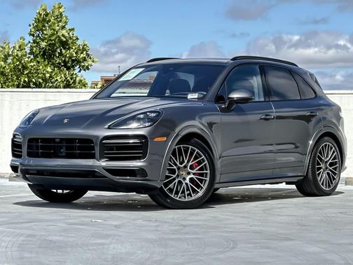 Quartzite Grey Metallic 2022 Porsche Cayenne GTS