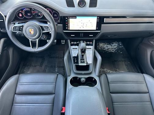 Quartzite Grey Metallic 2022 Porsche Cayenne GTS