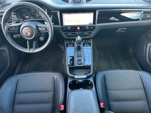 2025 Porsche Macan T