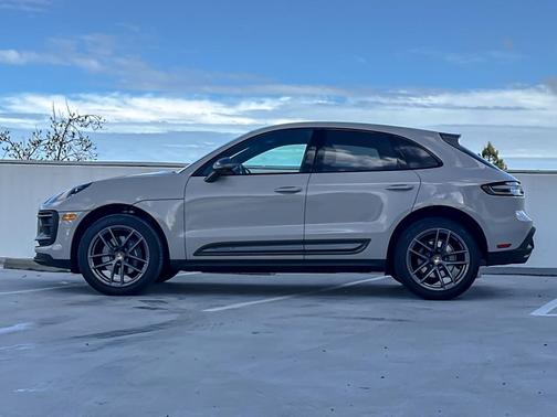 2025 Porsche Macan T