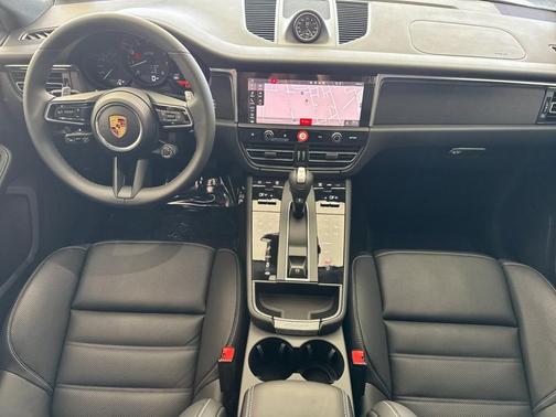 2026 Porsche Macan Macan GTS