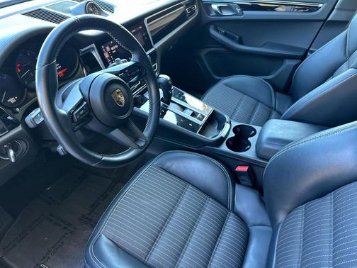 2023 Porsche Macan T