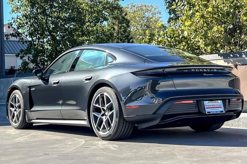 2025 Porsche Taycan 