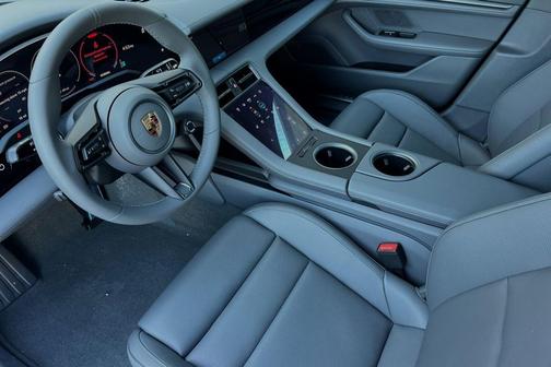 2025 Porsche Taycan 