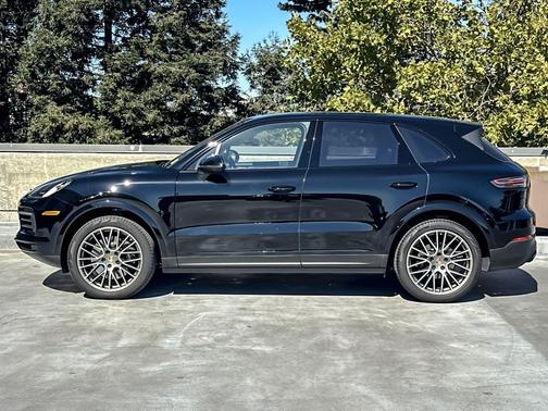 2023 Porsche Cayenne Platinum Edition