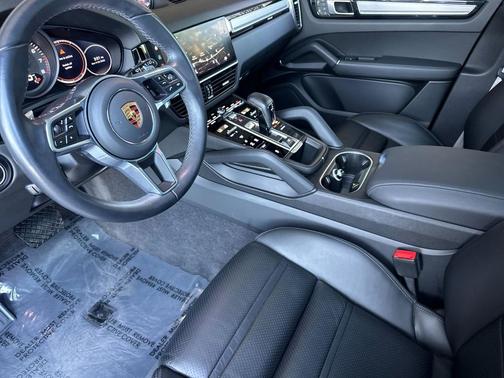2023 Porsche Cayenne Platinum Edition
