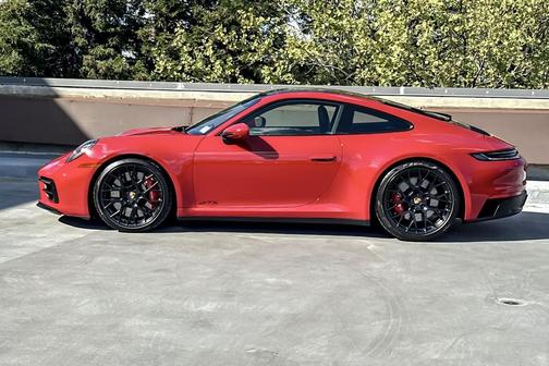 2024 Porsche 911 Carrera 4 GTS