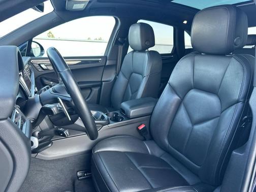 2023 Porsche Macan S