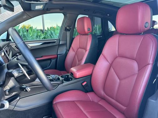 White 2023 Porsche Macan Macan