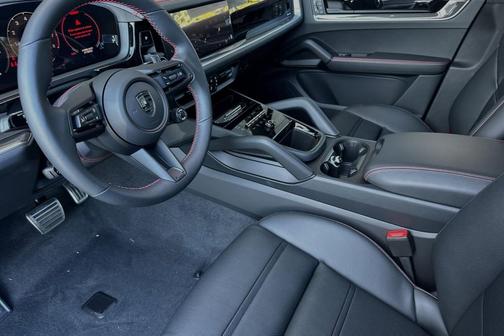 2025 Porsche Cayenne Turbo