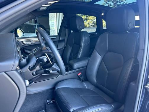 2023 Porsche Macan S
