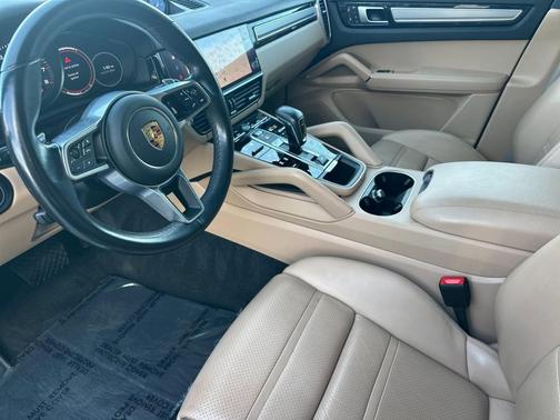 2022 Porsche Cayenne Platinum Edition