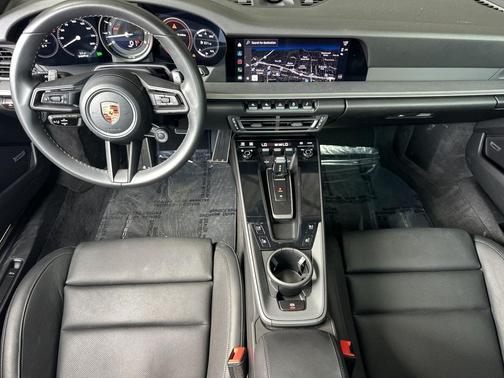 2022 Porsche 911 Carrera