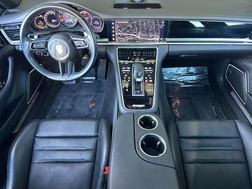 2022 Porsche Panamera