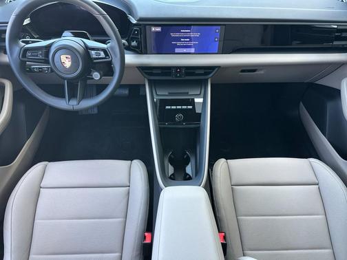GENTIAN BLUE 2026 Porsche Macan Macan Electric 4