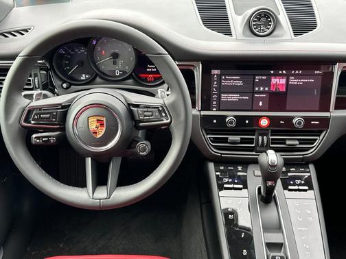VOLCANO GREY 2026 Porsche Macan Macan