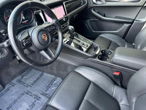 2024 Porsche Macan T