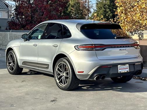 2024 Porsche Macan T