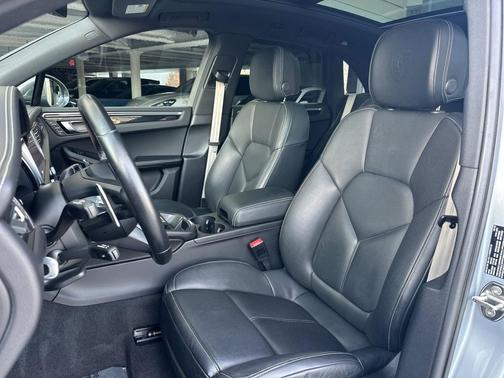 2024 Porsche Macan T