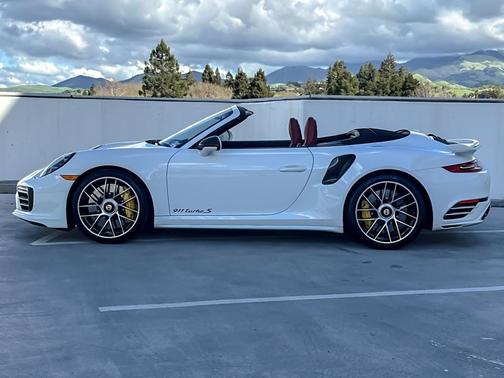 2018 Porsche 911 Turbo S