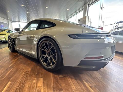 2024 Porsche 911 S/T