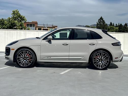Chalk 2026 Porsche Macan Macan GTS