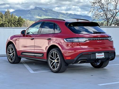 2025 Porsche Macan 