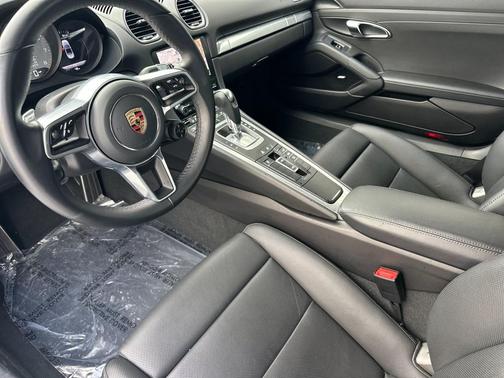 2025 Porsche 718 Boxster S