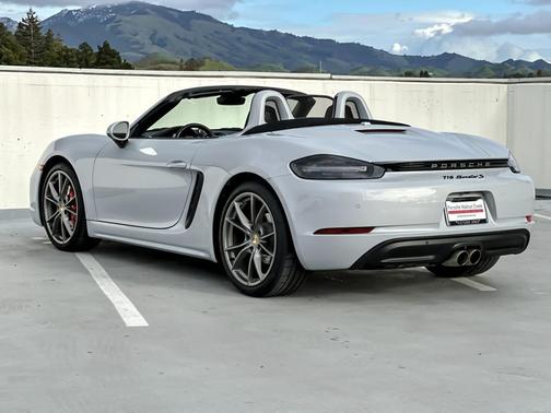 2025 Porsche 718 Boxster S
