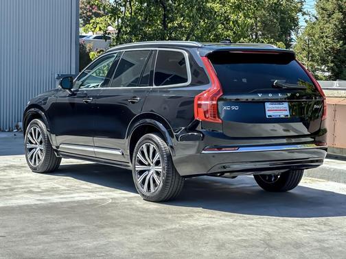 2025 Volvo XC90 B6 Plus 7-Seater