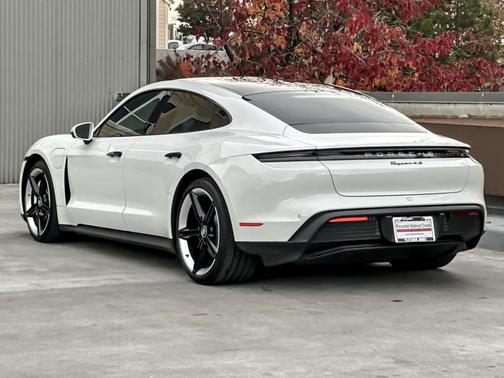 2022 Porsche Taycan 4S