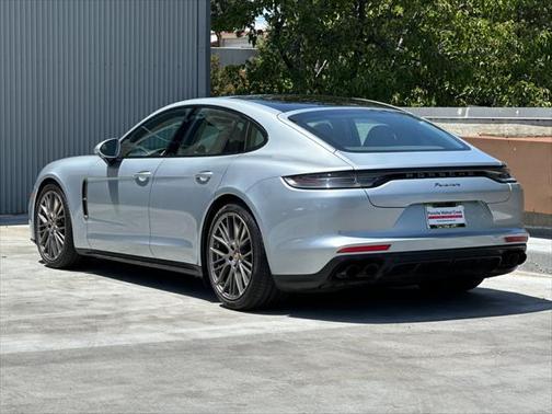 2022 Porsche Panamera