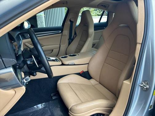2022 Porsche Panamera
