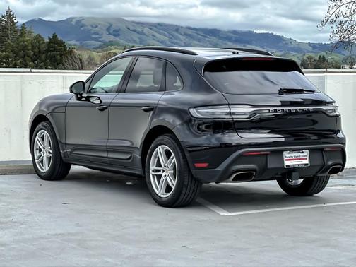 2025 Porsche Macan 