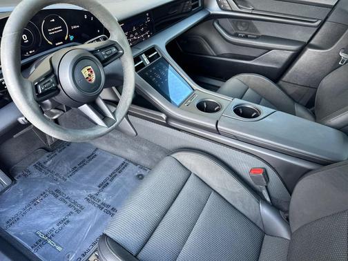 2023 Porsche Taycan 