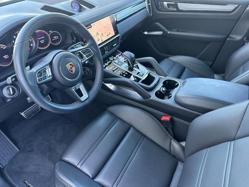 Quartzite Grey Metallic 2023 Porsche Cayenne Turbo