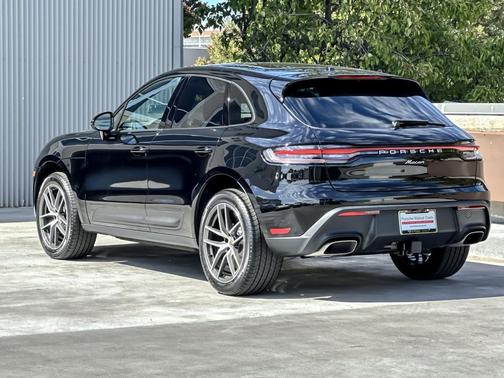 2026 Porsche Macan 