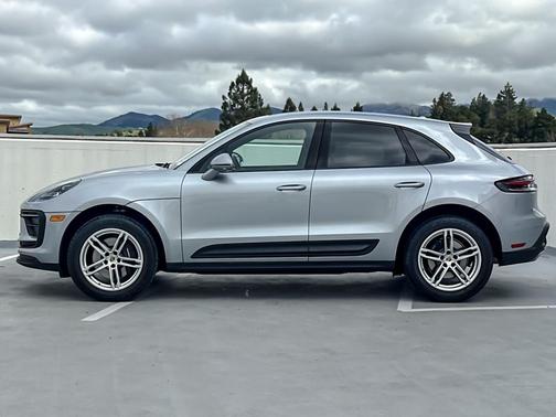 2025 Porsche Macan 