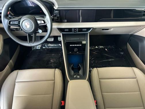 2025 Porsche Macan 4S