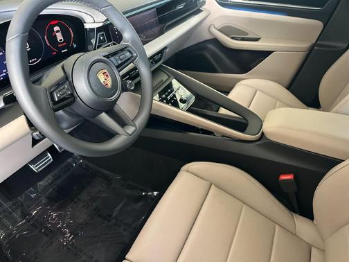 2025 Porsche Macan 4S