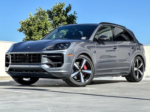 VANDIUM GREY 2026 Porsche Cayenne GTS