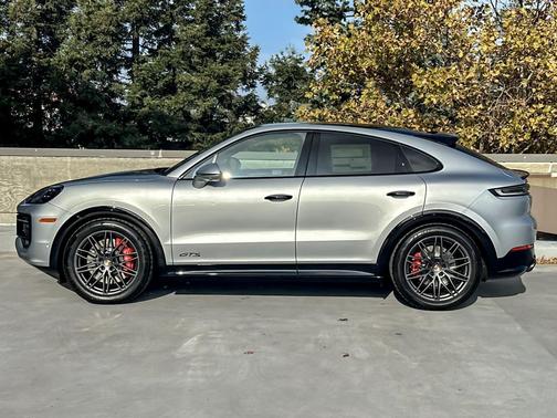 2026 Porsche Cayenne GTS