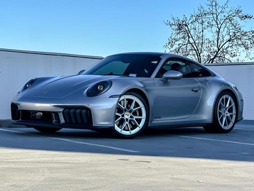 2025 Porsche 911 Carrera GTS
