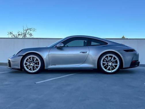2025 Porsche 911 Carrera GTS
