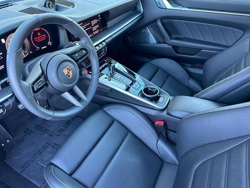 2025 Porsche 911 Carrera GTS