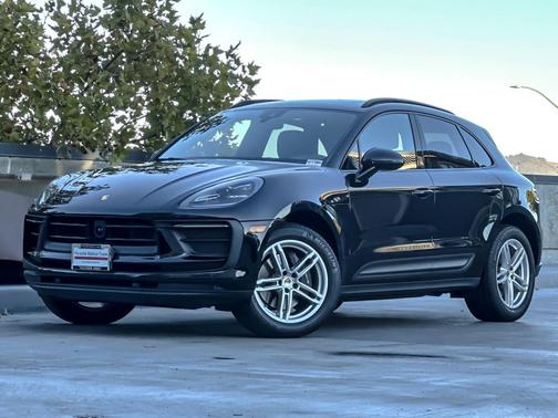 2023 Porsche Macan AWD