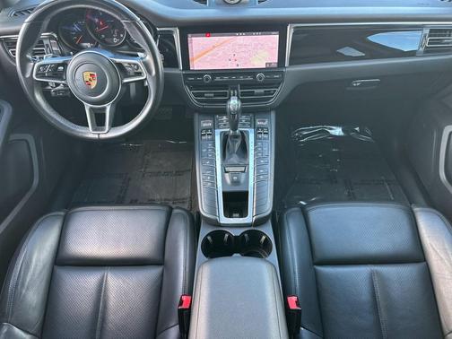 2021 Porsche Macan 