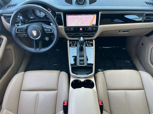 White 2024 Porsche Macan Macan