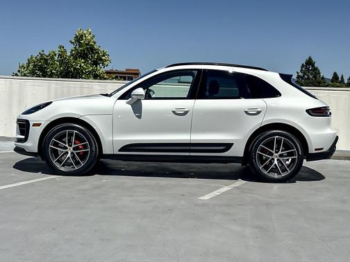 White 2024 Porsche Macan Macan